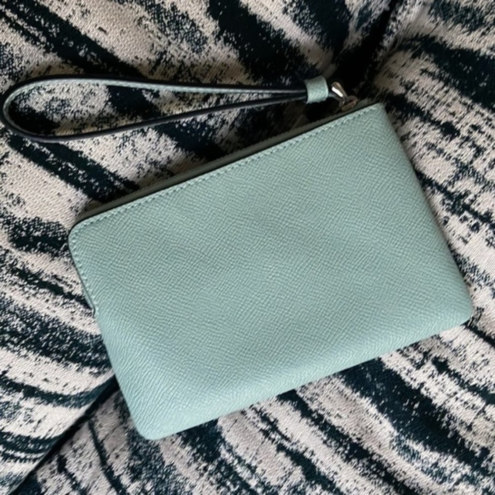 Coach Corner Zip Wristlet Leather NWT - Picture 6 of 14